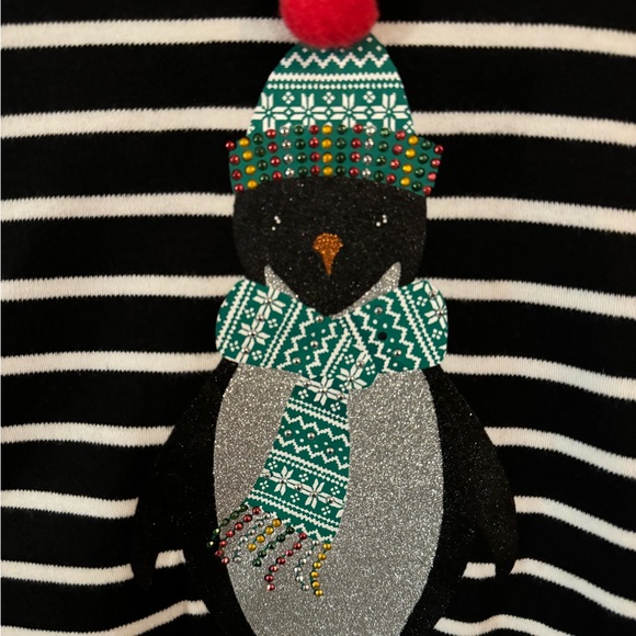 Kendra Scott Holiday Striped Top with Penguin size x-large - Picture 2 of 4